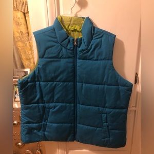 Size 1x blue with green lining quilted sleeveless vest